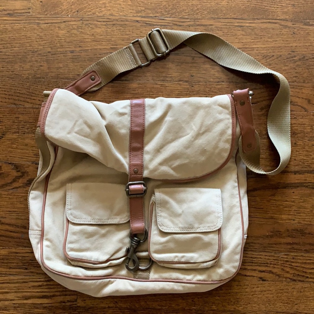 American Eagle messenger bag/satchel